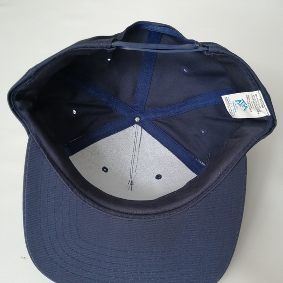 🦅 Yellow Eagle Navy Snapback - Picture 8 of 11